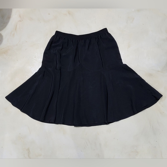 Black Mid length skirt Size 14 - Picture 1 of 4